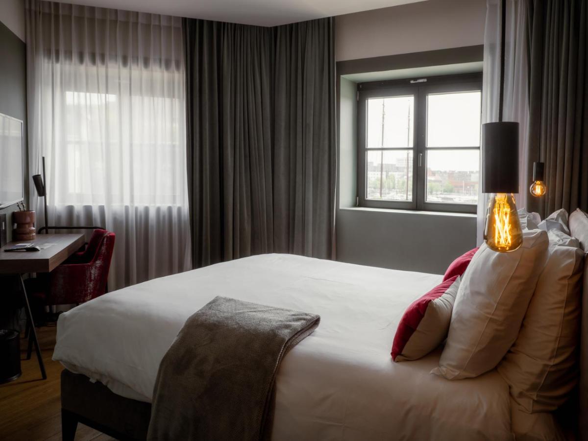 U Eat & Sleep Antwerp Hotel Bagian luar foto