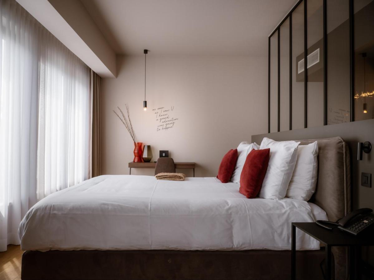 U Eat & Sleep Antwerp Hotel Bagian luar foto