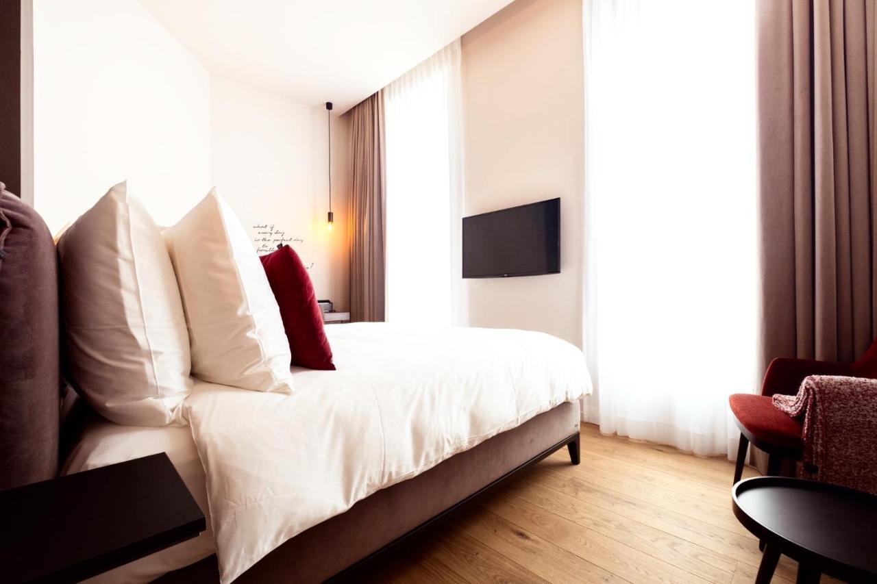 U Eat & Sleep Antwerp Hotel Bagian luar foto