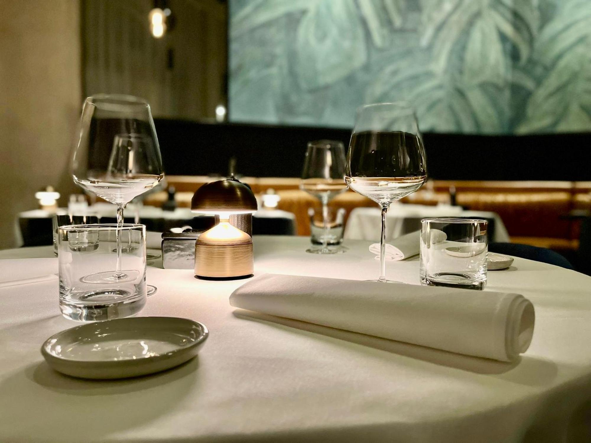 U Eat & Sleep Antwerp Hotel Bagian luar foto