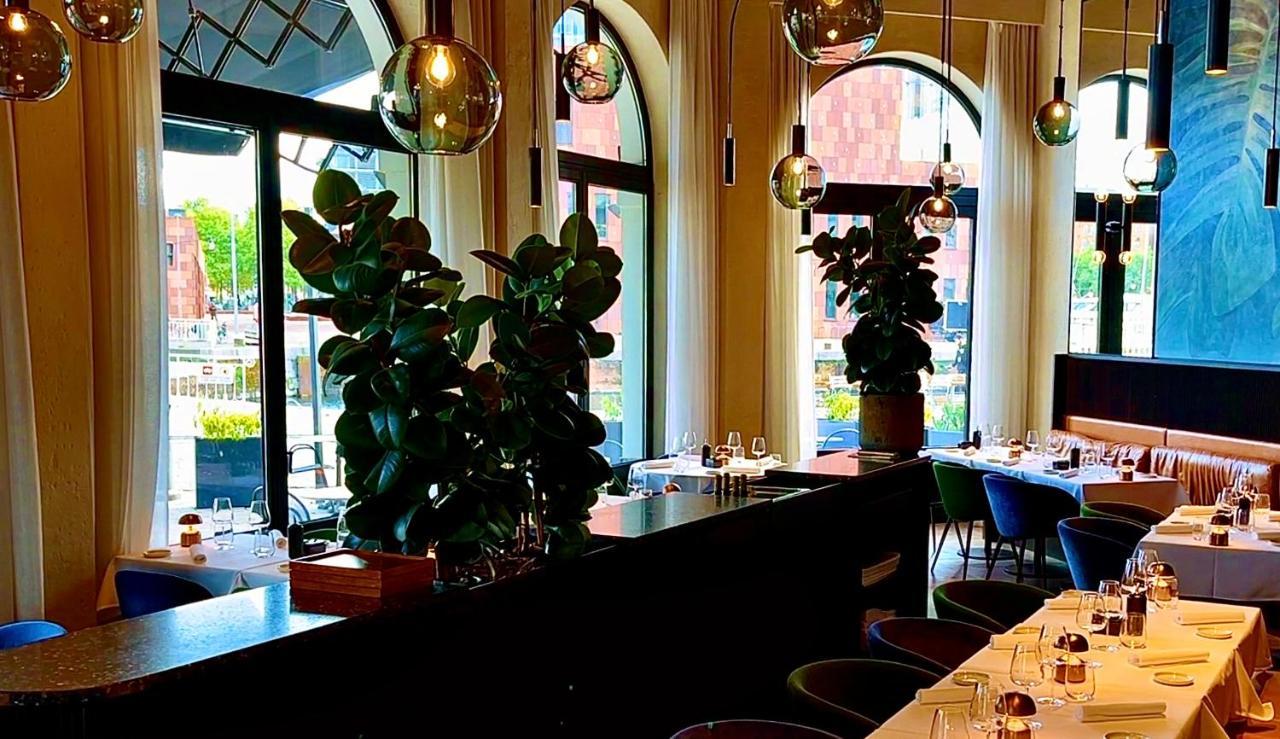 U Eat & Sleep Antwerp Hotel Bagian luar foto