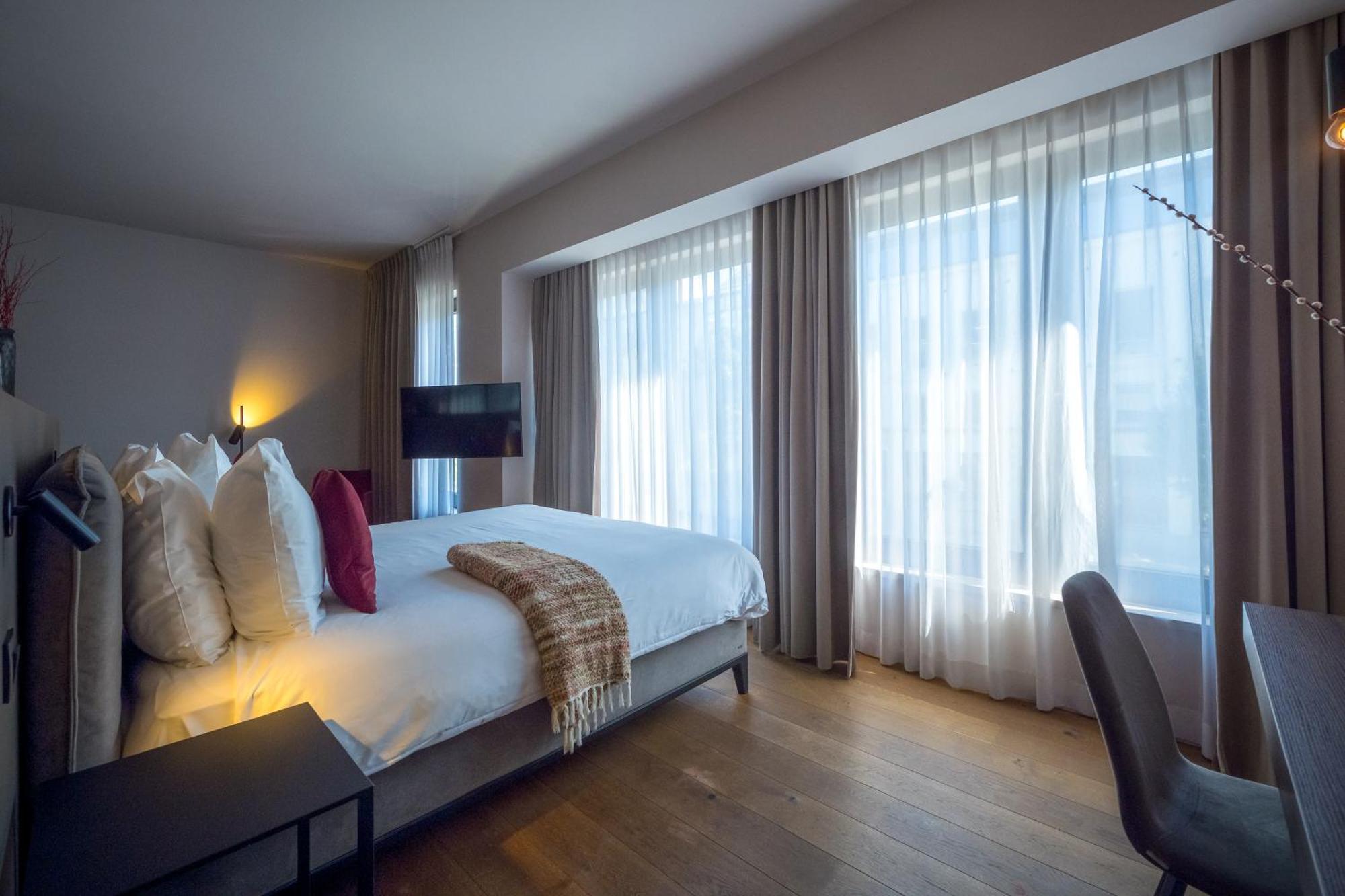 U Eat & Sleep Antwerp Hotel Bagian luar foto