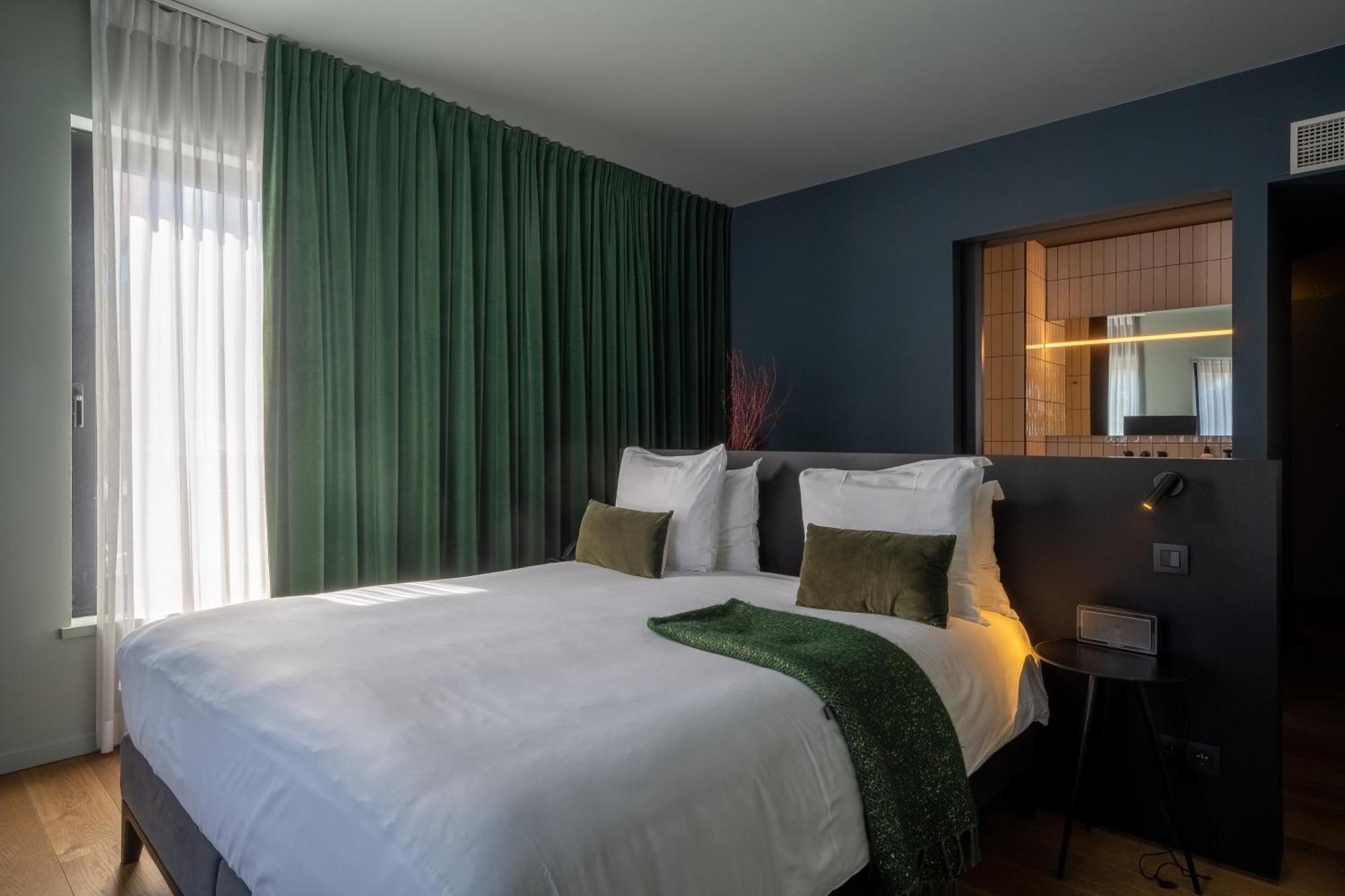 U Eat & Sleep Antwerp Hotel Bagian luar foto