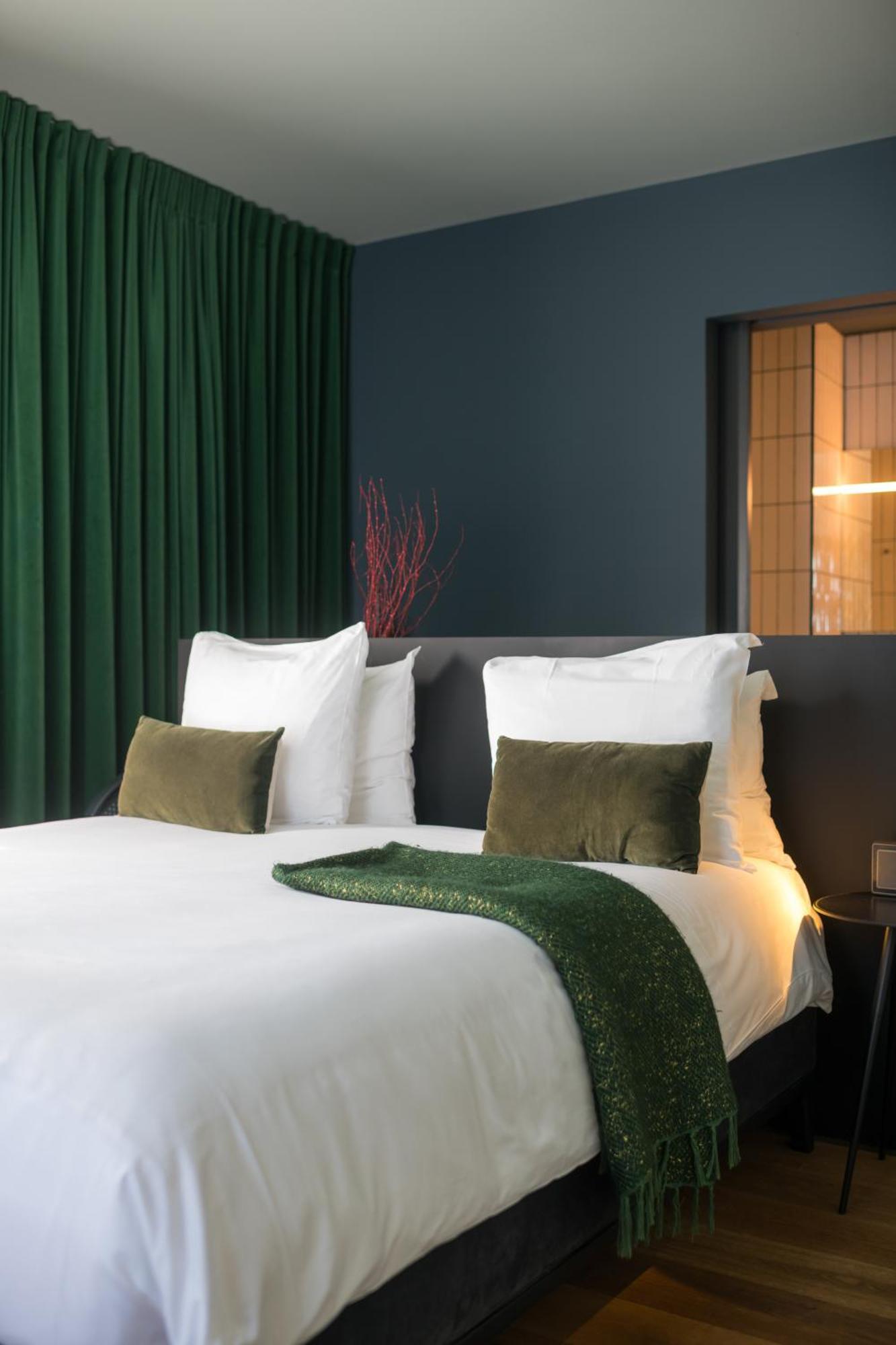 U Eat & Sleep Antwerp Hotel Bagian luar foto
