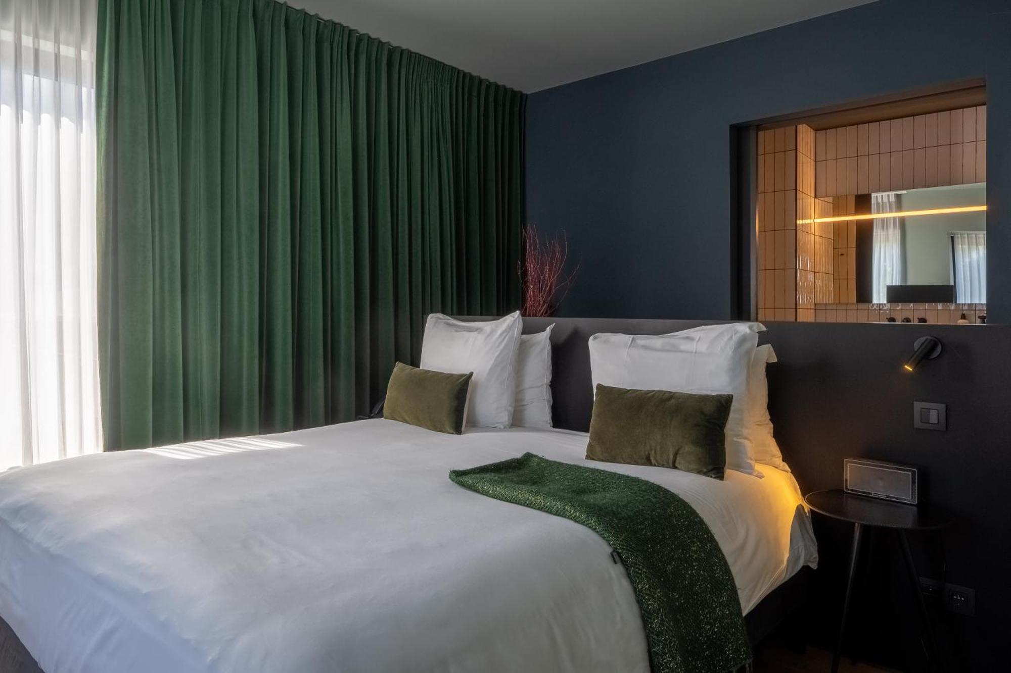 U Eat & Sleep Antwerp Hotel Bagian luar foto