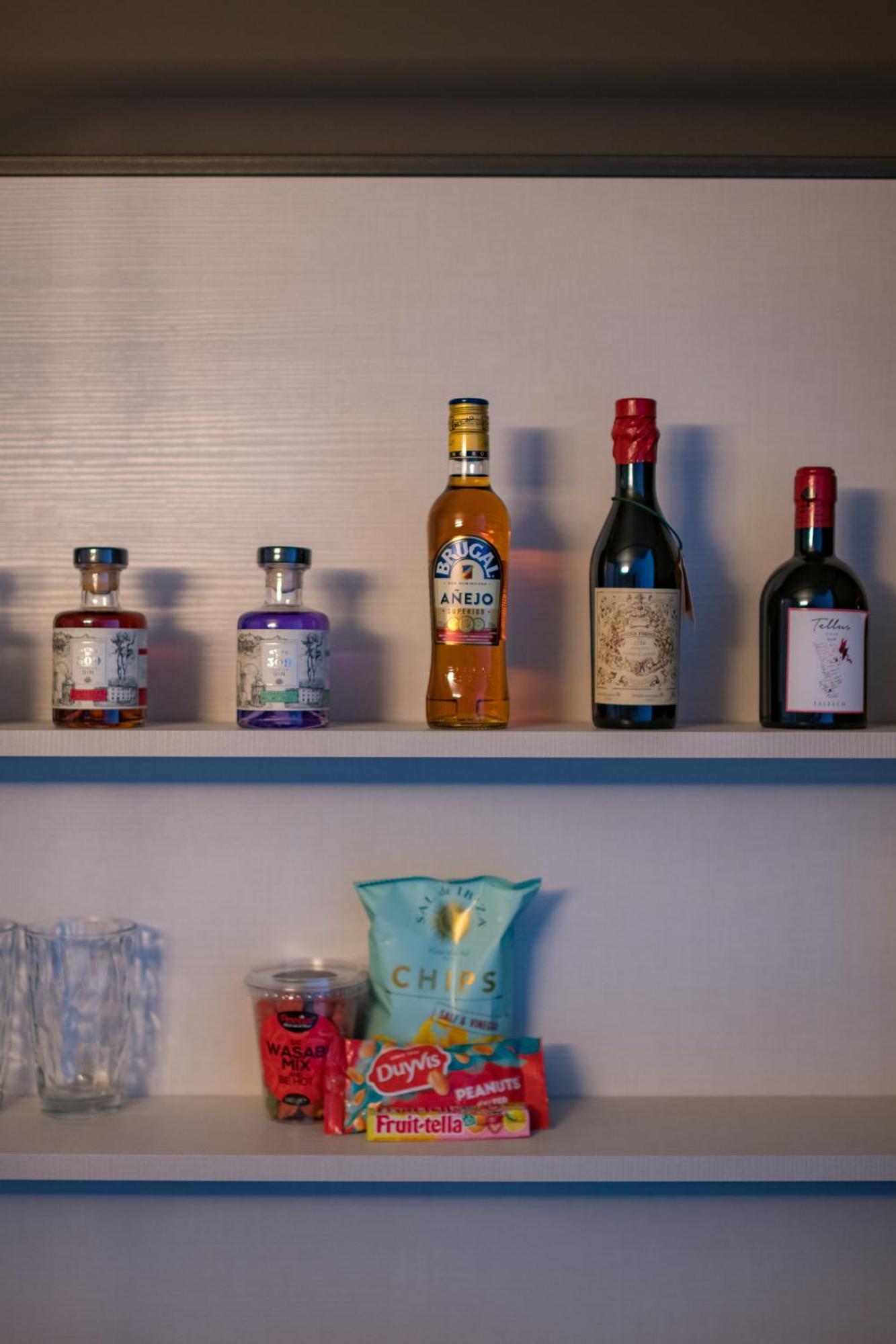 U Eat & Sleep Antwerp Hotel Bagian luar foto