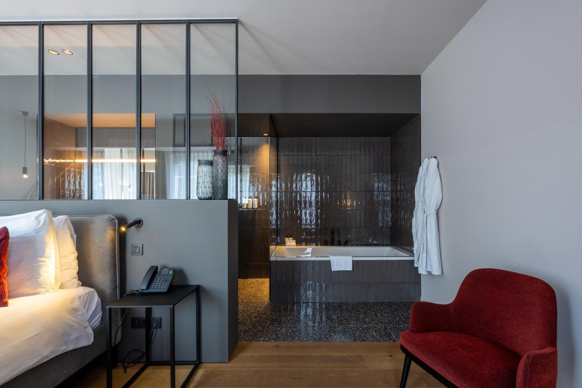 U Eat & Sleep Antwerp Hotel Bagian luar foto