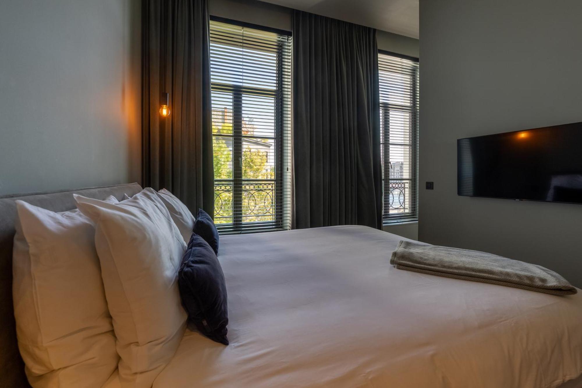 U Eat & Sleep Antwerp Hotel Bagian luar foto