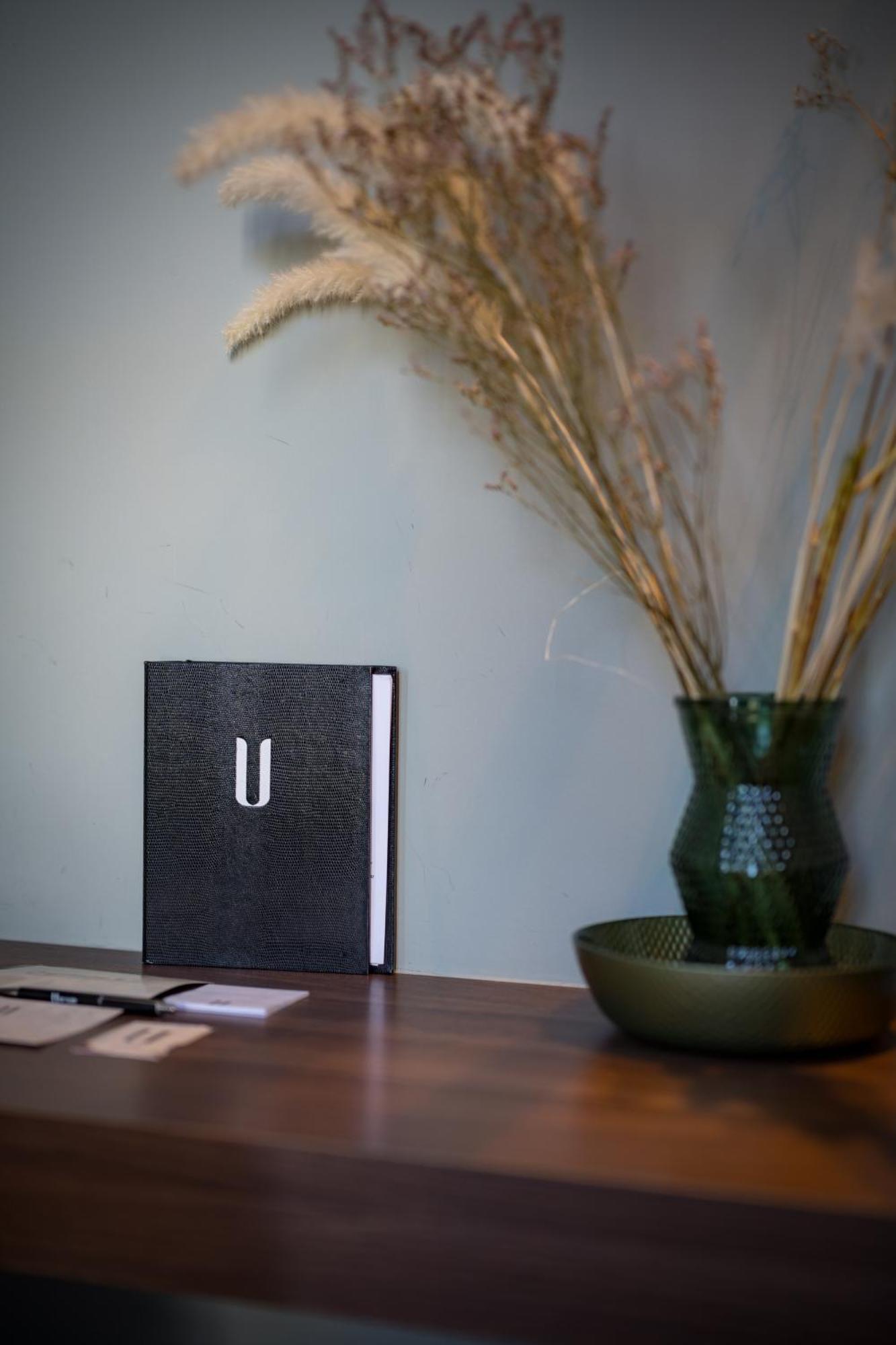 U Eat & Sleep Antwerp Hotel Bagian luar foto