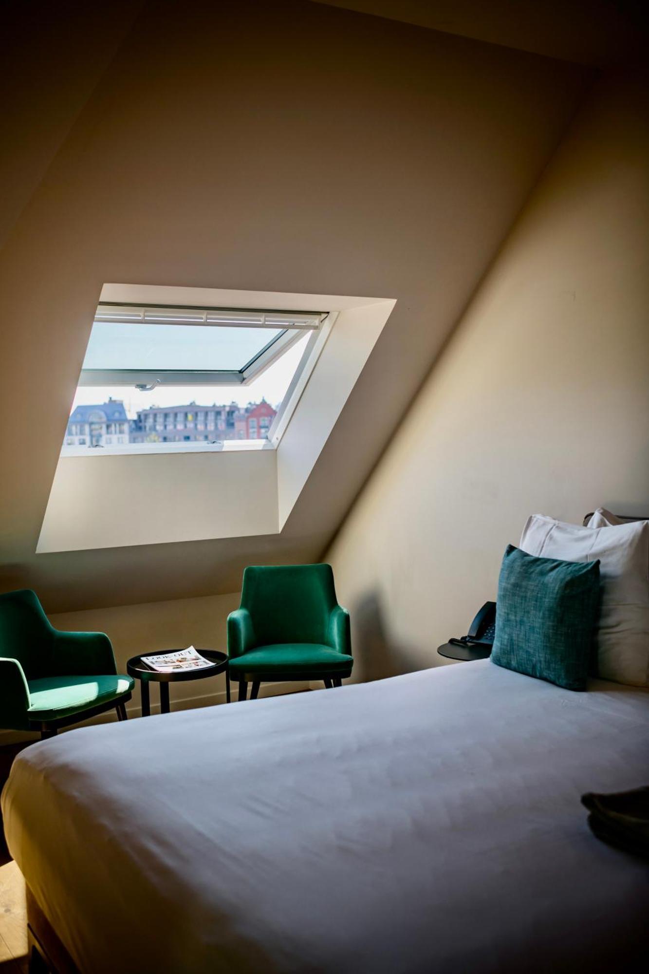 U Eat & Sleep Antwerp Hotel Bagian luar foto