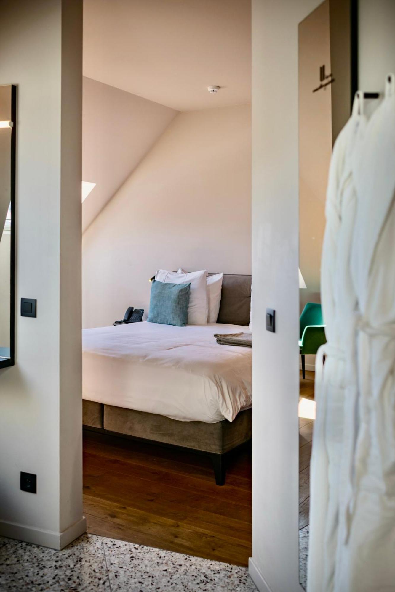 U Eat & Sleep Antwerp Hotel Bagian luar foto