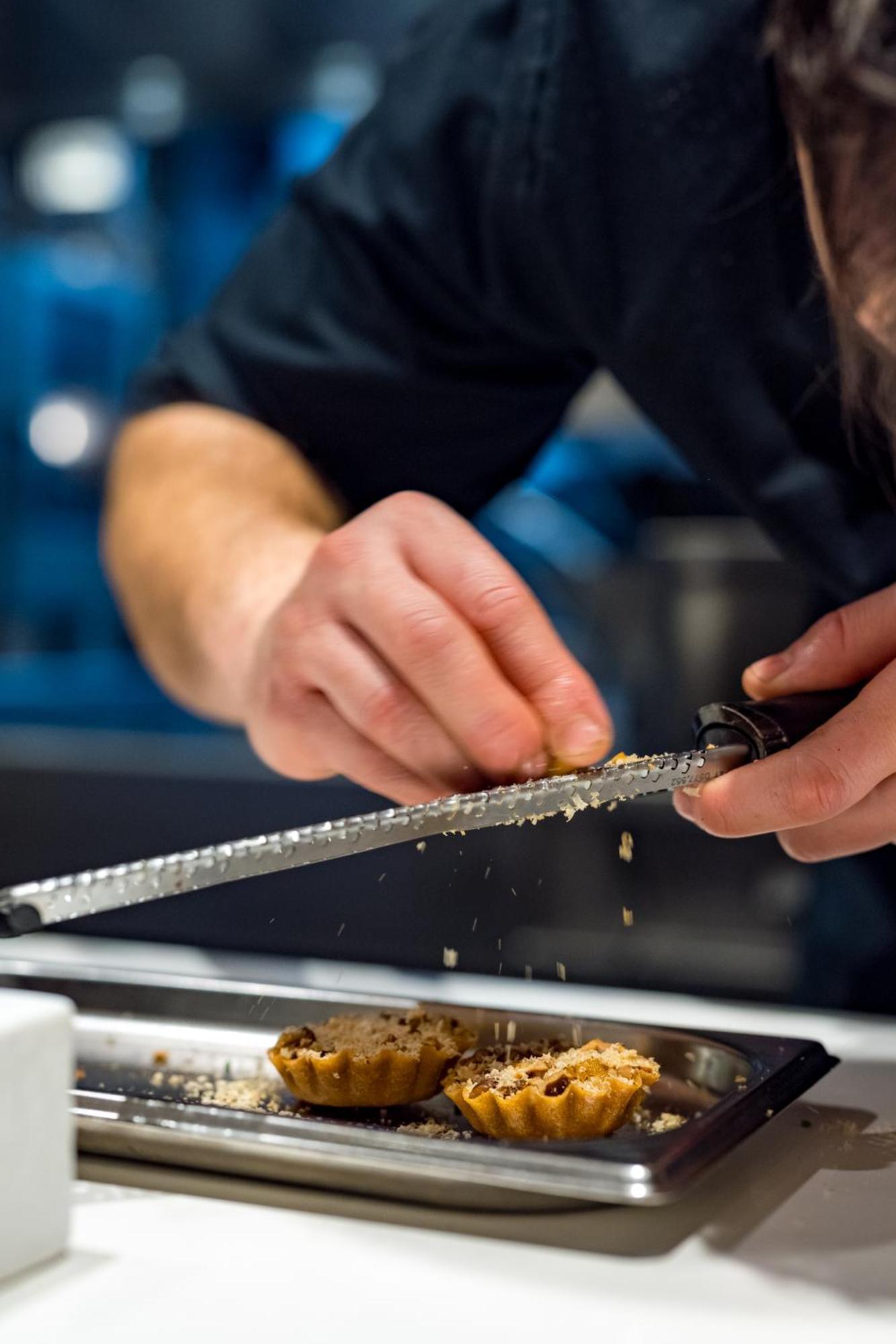 U Eat & Sleep Antwerp Hotel Bagian luar foto