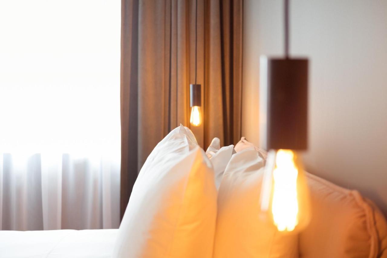 U Eat & Sleep Antwerp Hotel Bagian luar foto