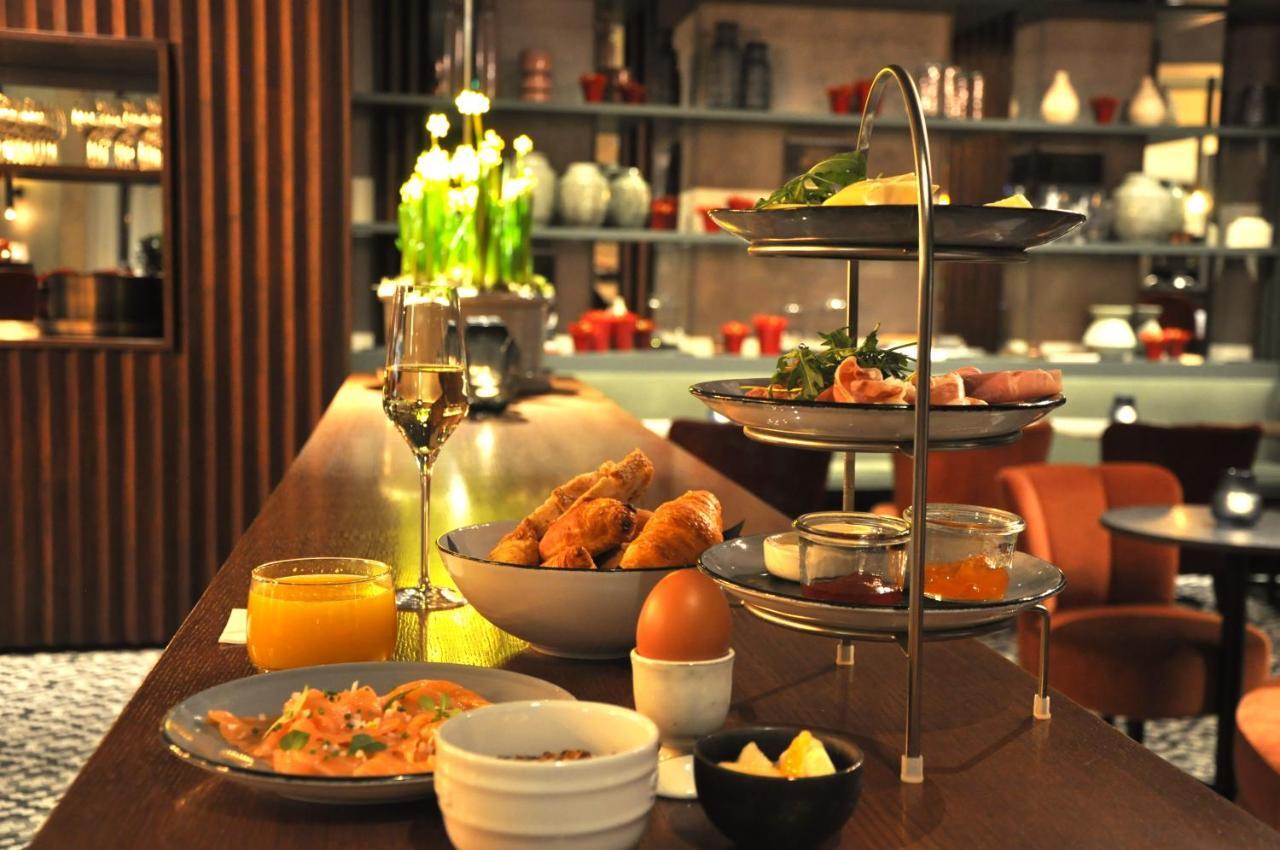 U Eat & Sleep Antwerp Hotel Bagian luar foto